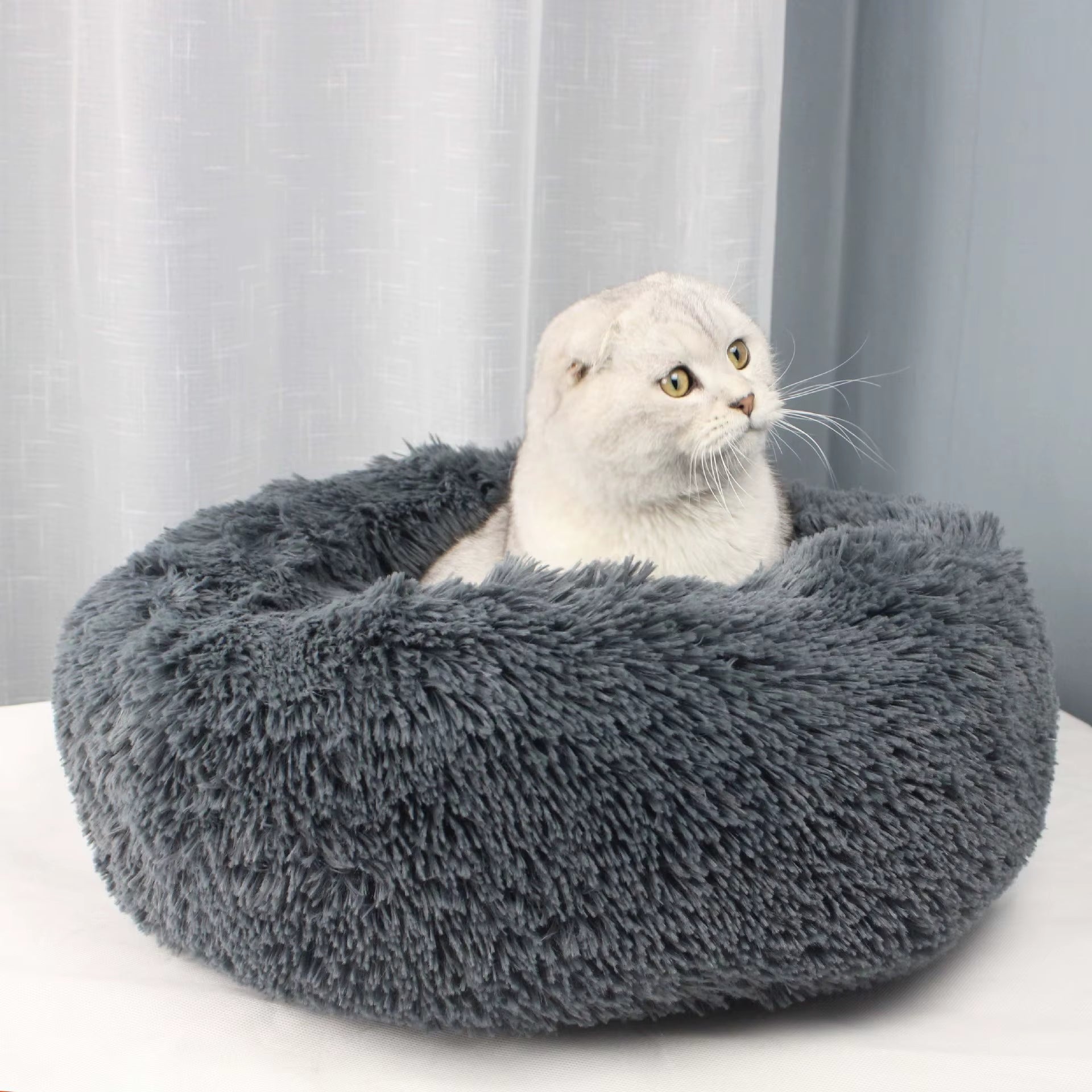 Plush Pet Nest Winter Cat Nest Dog Nest Warm Detachable and Washable round Cat Nest Pet Bed Seasonal Universal Decoration Home